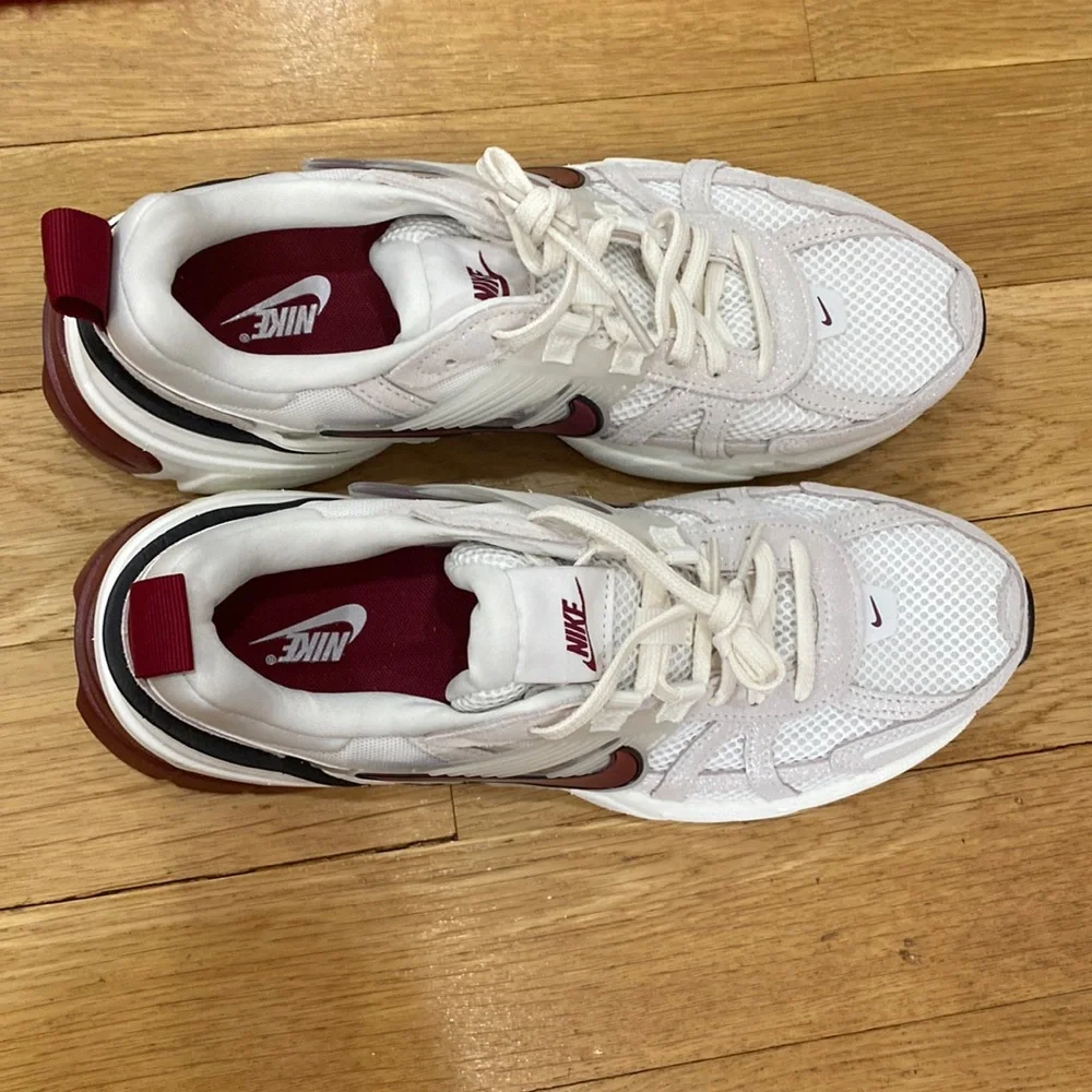 Nike V2K Run SE Glitter Womens shoes.Super cute - Picture 8 of 14